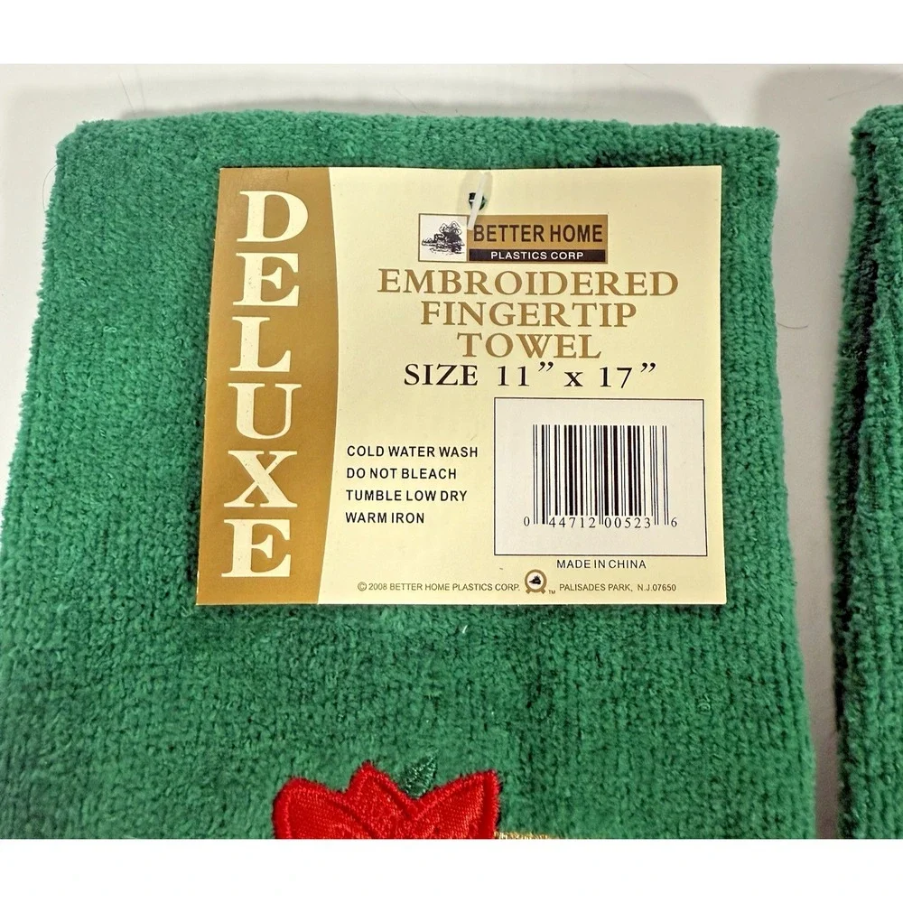 Better Home Fingertip Towels 11x17 Green Christmas Poinsettia Sleigh Set 2